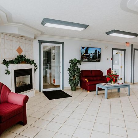 Western Budget Plus Mosaic Suites Penhold Εξωτερικό φωτογραφία