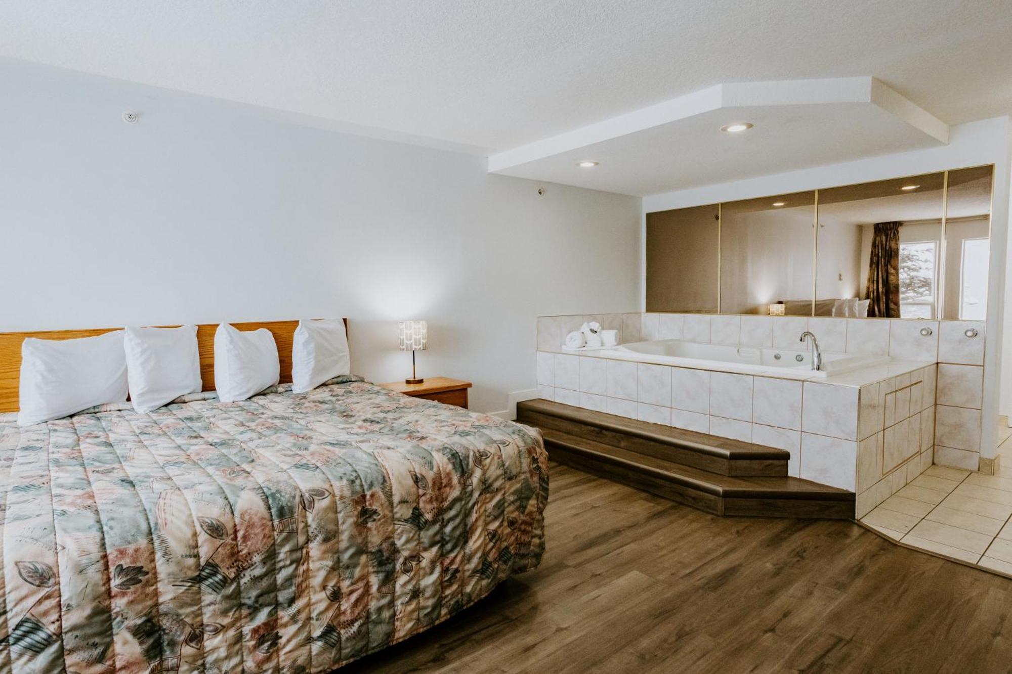 Western Budget Plus Mosaic Suites Penhold Εξωτερικό φωτογραφία
