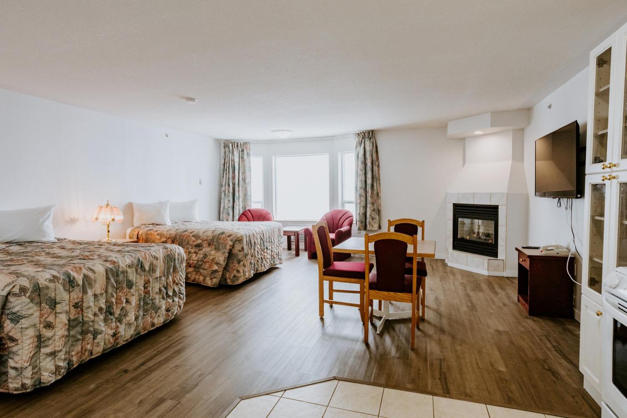 Western Budget Plus Mosaic Suites Penhold Εξωτερικό φωτογραφία