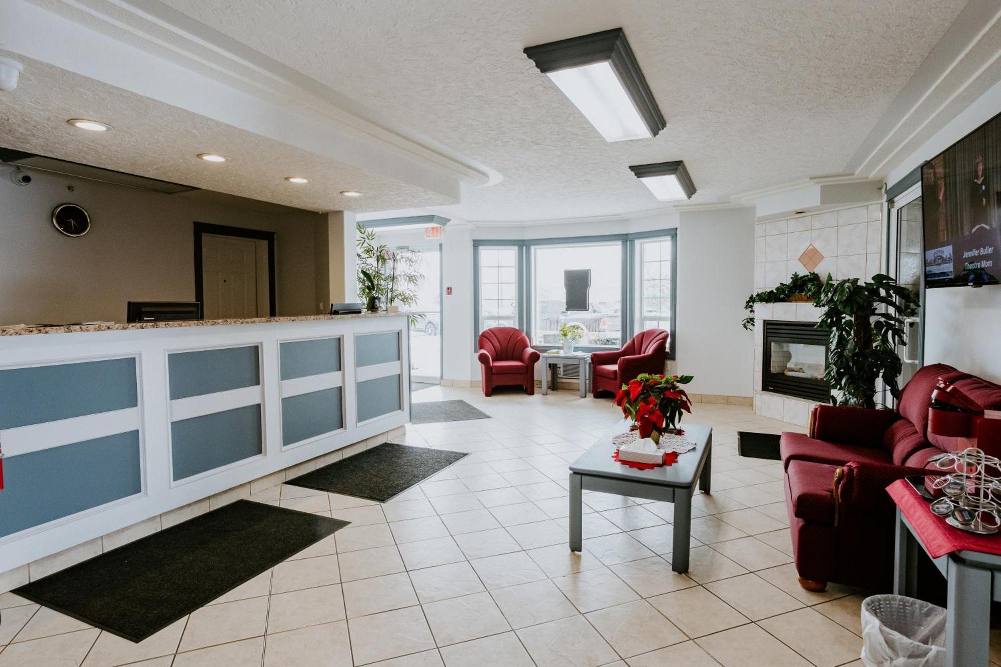Western Budget Plus Mosaic Suites Penhold Εξωτερικό φωτογραφία