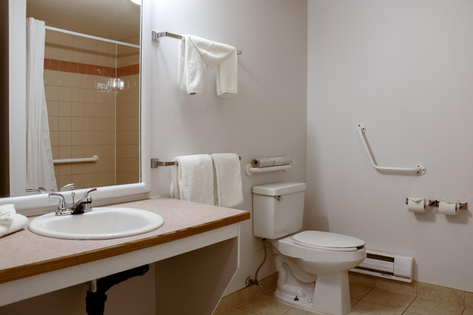 Western Budget Plus Mosaic Suites Penhold Εξωτερικό φωτογραφία